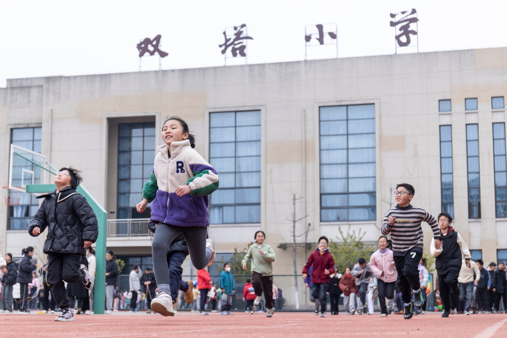 提高课堂效率保障课间活动时间——嵊州市双塔小学“10+30”高效融合智慧课堂侧记