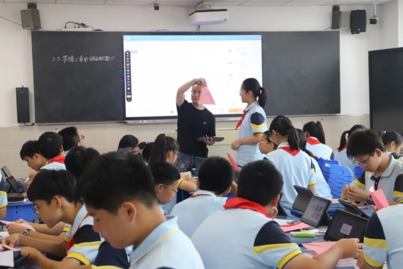 学为中心丨AI赋能让课堂活起来 研讨智慧教育实践 分享智慧教育成果(图3)