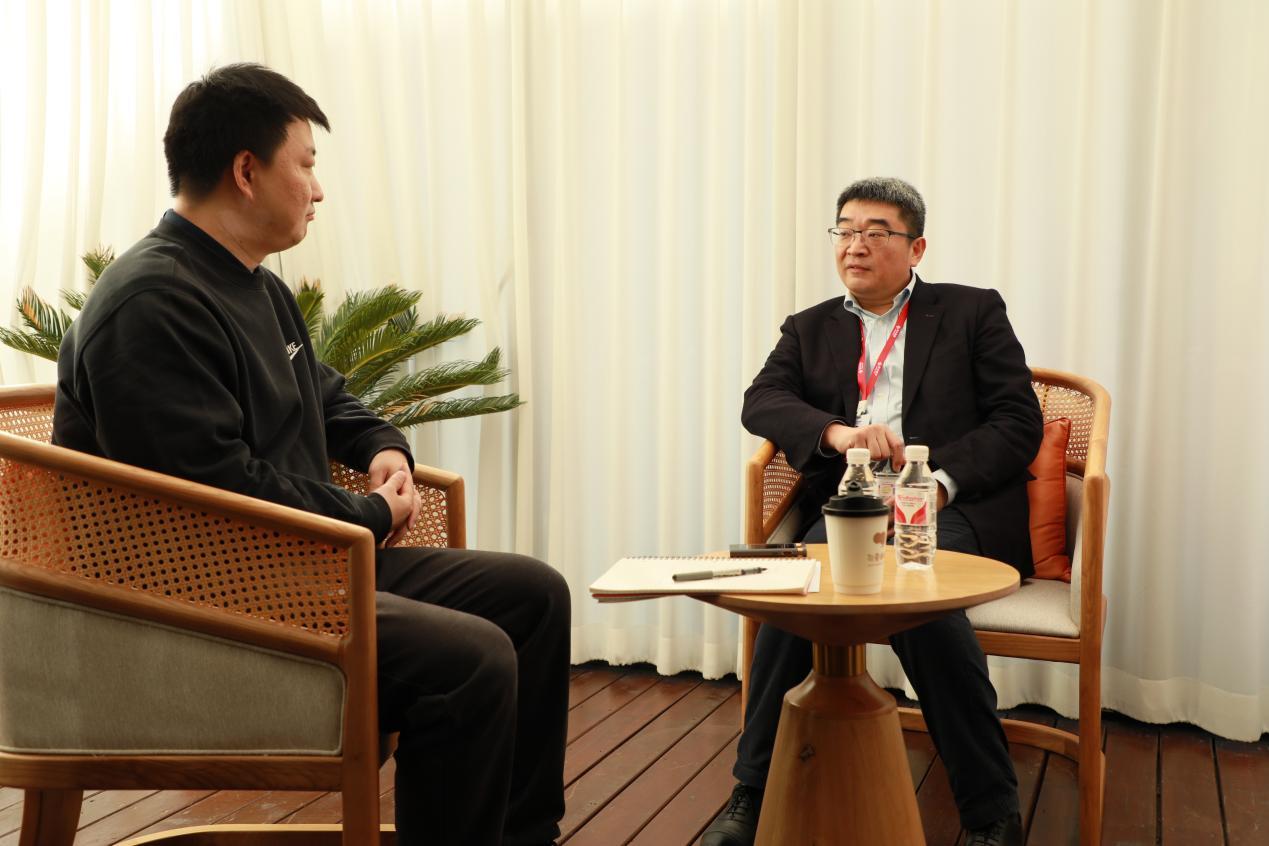 十年还债路百年教育梦：一场关于责任与信仰的“真还传”(图1)
