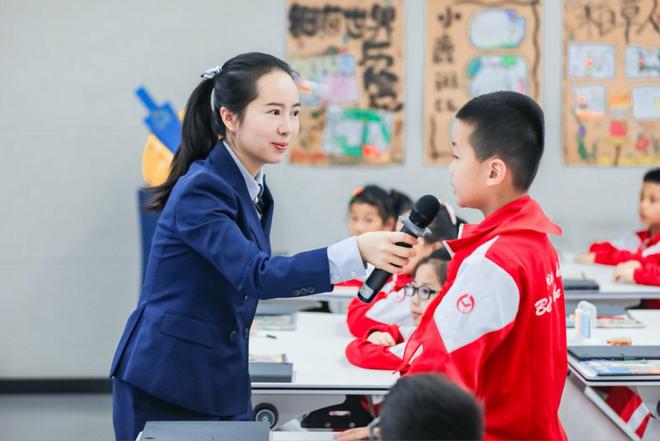 智慧赋能“思维课堂” 岳麓区第二小学举办基础教育成果展示活动(图1)