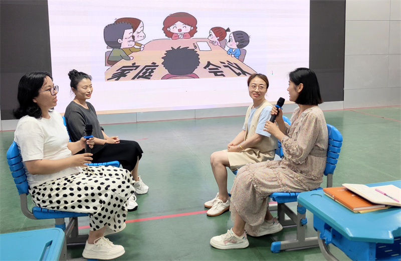 家校润心 为爱赋能——东营市东营区第三中学举办第四期“爱的教育”智慧家长团训班培训活动暨结业仪式(图2)