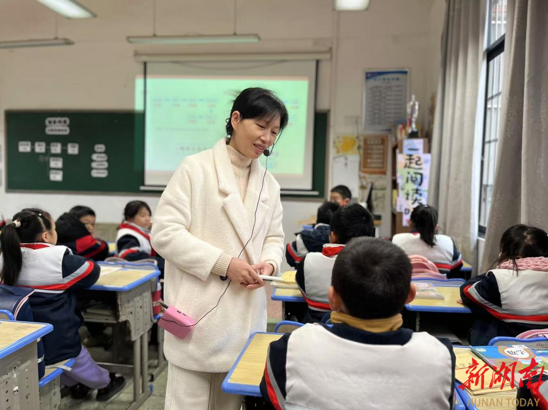 思政教育与智慧教学深度融合！石鼓区朝阳小学举办“青蓝结对”徒弟汇报课