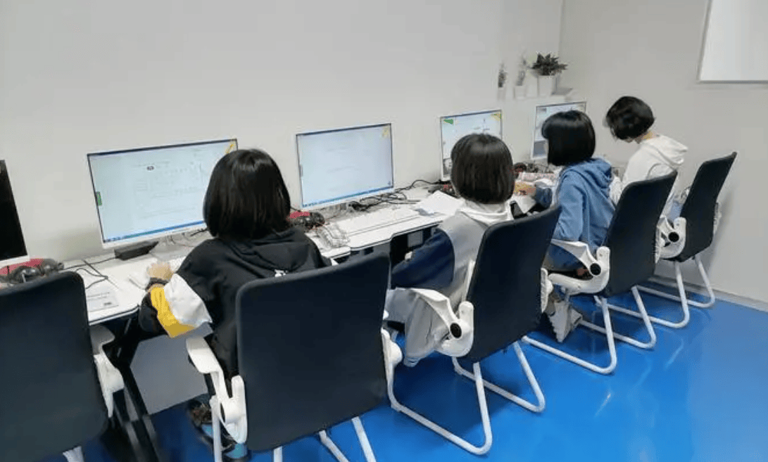 待你学AI智习室：为孩子打造安全的智慧学习空间(图2)
