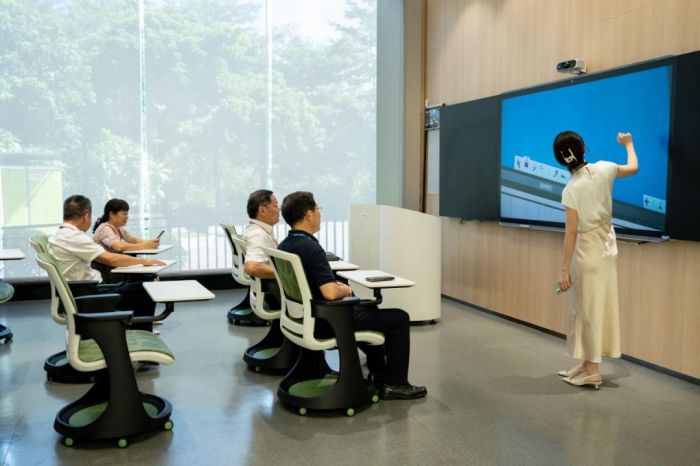 校园简讯 我校全面升级教学设备希沃智慧教学一体机闪亮登场(图1)