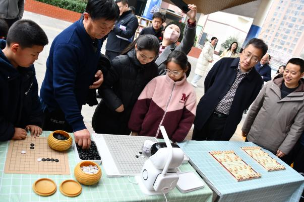 科技赋能 教育智变衡水市教育局考察团参观合肥市郎溪路小学智慧工作(图2)