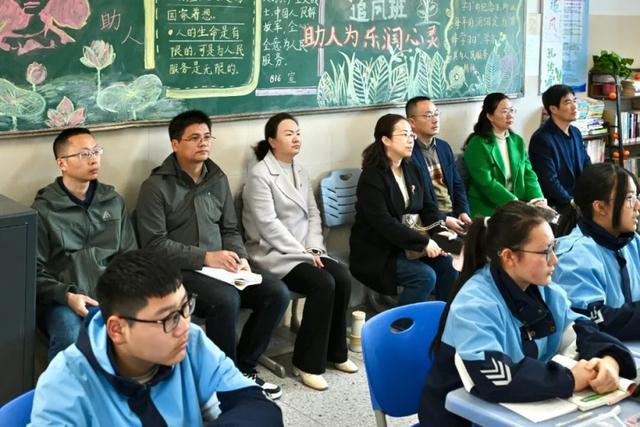 湖北省黄石市黄石港区考察团来到我省肥西县考察智慧教育工作(图3)