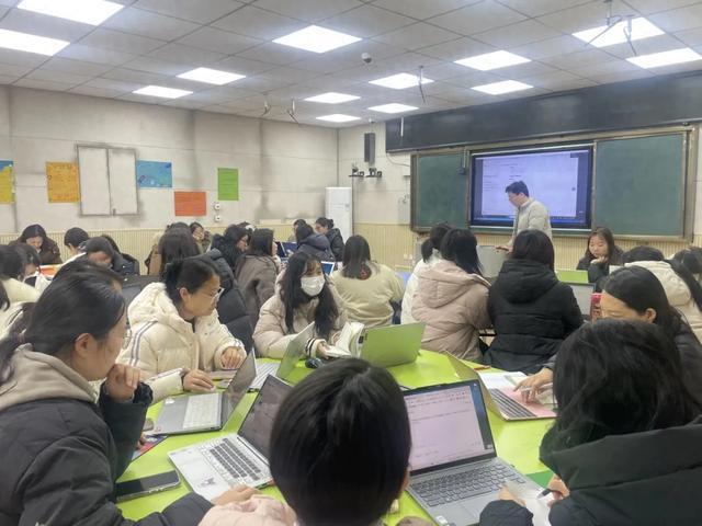 华师附属郑州高新区万科城小用AI赋能教学