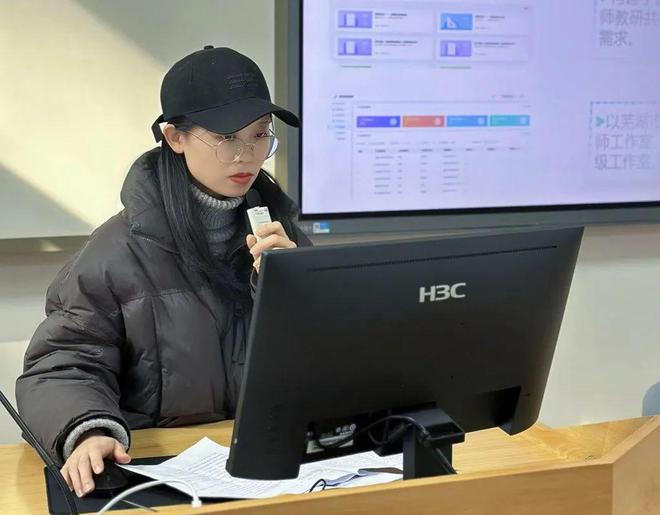 推动教师从适应数字化向引领数字化跨越——《教师学习报告》工作推进会在成都举行(图7)