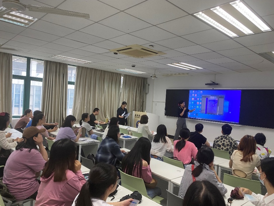 探索2025：AI驱动下的教育创新先锋——智慧课堂与未来学习