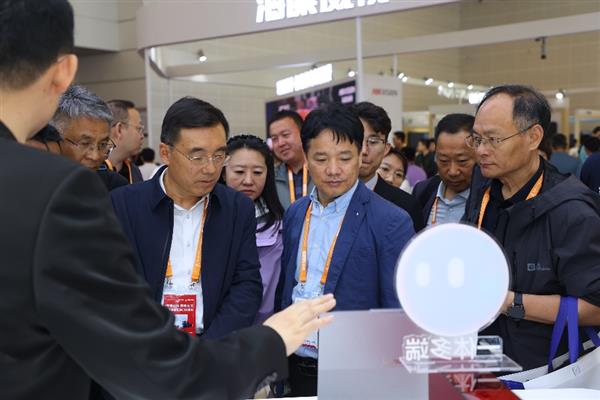 英特尔与合作伙伴共绘AI教育新蓝图 校企协同推动教育事业发展(图3)