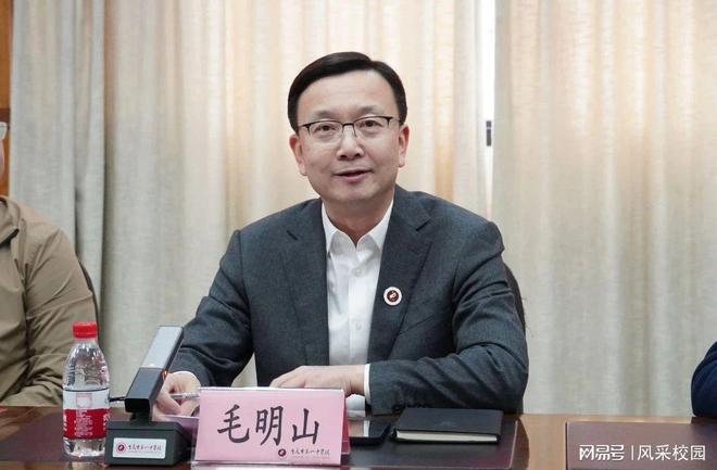 聚焦AI教育：北京大学与重庆一中联动解锁创新人才成长新路径(图5)