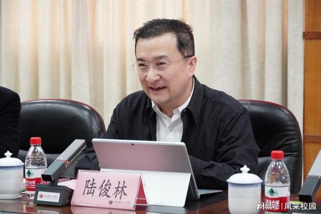 聚焦AI教育：北京大学与重庆一中联动解锁创新人才成长新路径(图8)