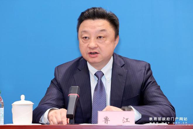 读红楼“对话”经典教育部发布会深圳校长揭秘AI赋能教育(图1)