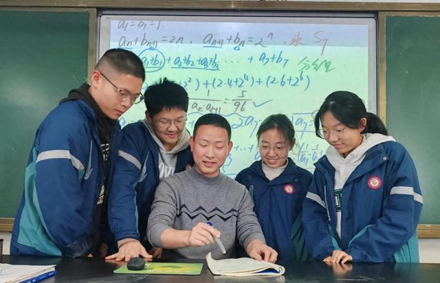“教育家精神知与行”｜童贻民：用爱与智慧引领青春远航(图1)