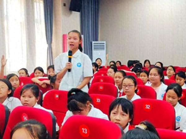 汉滨区培新小学分校开展防性侵安全教育活动(图1)