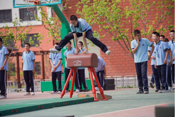 新疆伊犁：聚焦“学练赛”一体化课堂 探索五育协同育人新路径(图1)