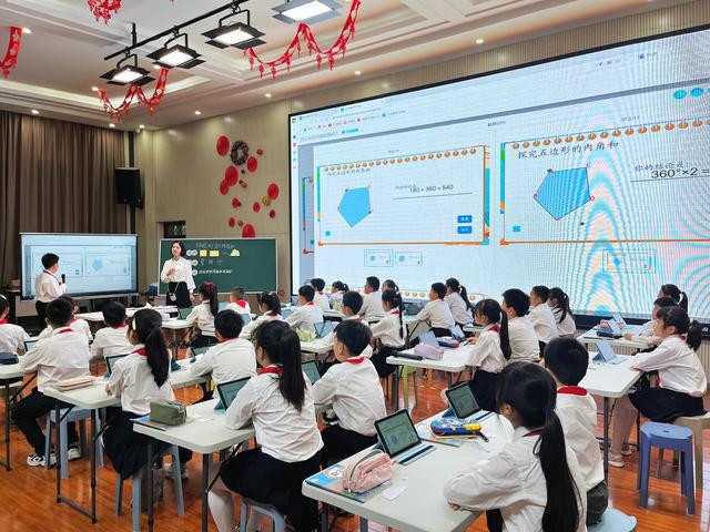 郑州中原区智慧学习项目集团在澜景小学教研数字化教学(图2)