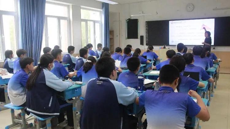 淄博柳泉中学举办“6E”复习课教学研讨活动(图1)