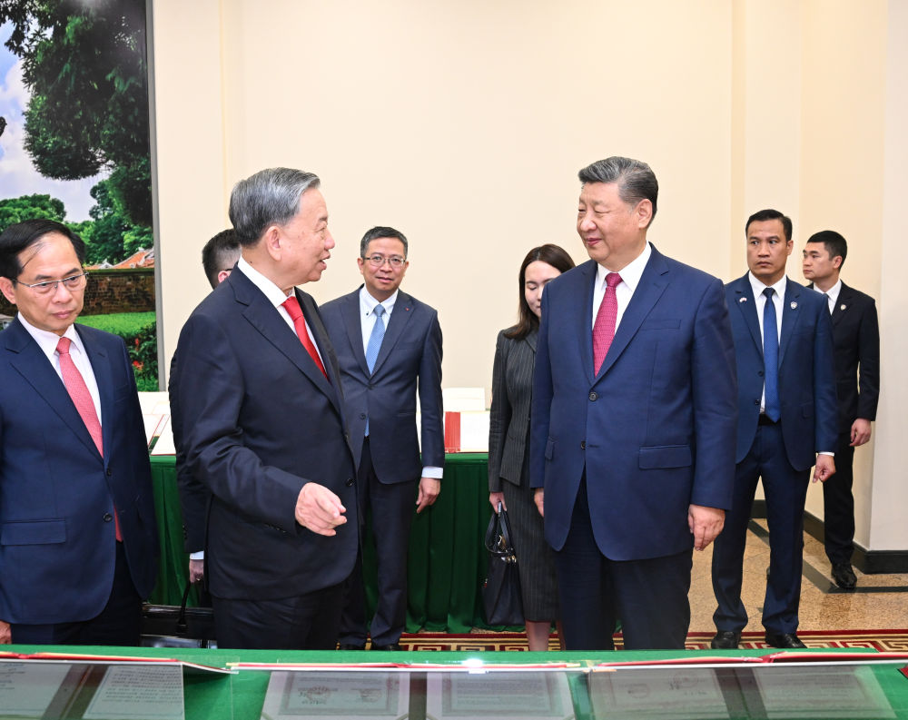 “站在亚洲实现整体振兴的新起点上”——习近平主席对越南、马来西亚、柬埔寨进行国事访问纪实(图7)