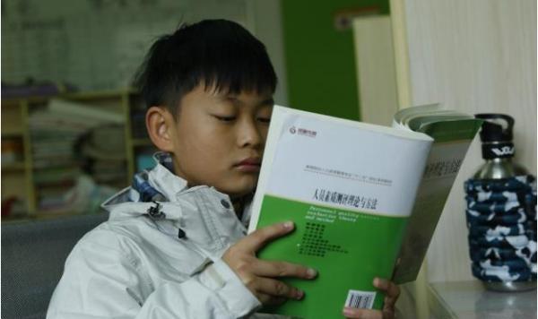 语聊房沦为“情色房”？APP功能定位不容“跑偏”(图1)