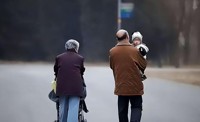 “新型啃老”正向全国蔓延：年轻人不上班不伸手要钱3000块能活(图15)