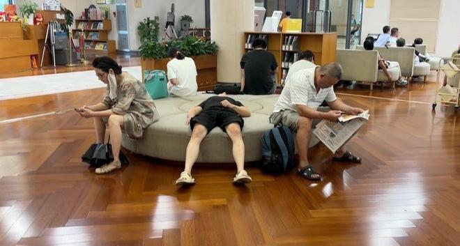 “新型啃老”正向全国蔓延：年轻人不上班不伸手要钱3000块能活(图7)