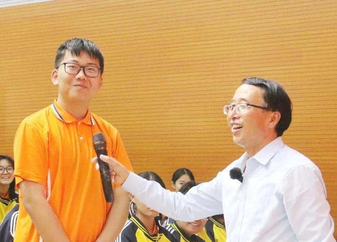 立足时代育见未来——全国著名校长刘邦庆为衡水市第十四中学师生作报告！(图5)