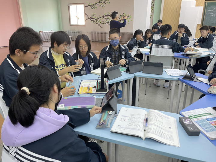 如何引导中小学生用好AI帮手(图1)