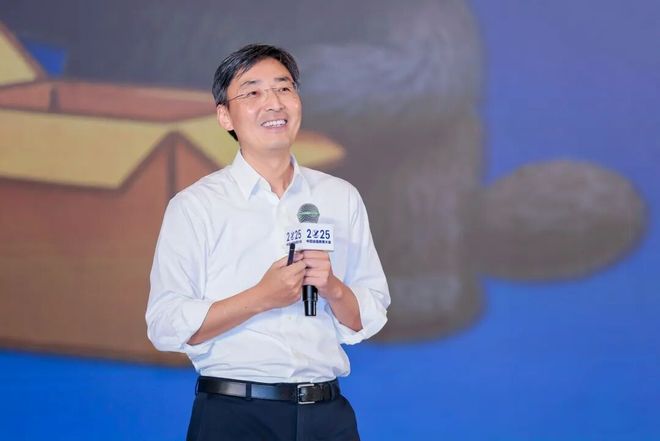 青颖飞帆副总经理、联合创始人陈文鑫：字谱自研LLM AI+高校教育场景的融合应用(图1)